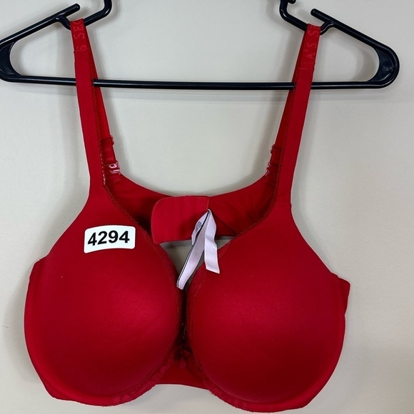 Victoria's Secret Other - Victoria secret red padded bra 40d preowned great condition